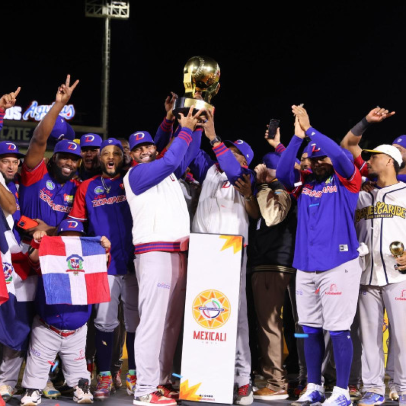 Albert Pujols hizo historia al conquistar el torneo local y la Serie del Caribe en su año de novato como dirigente del Escogido.