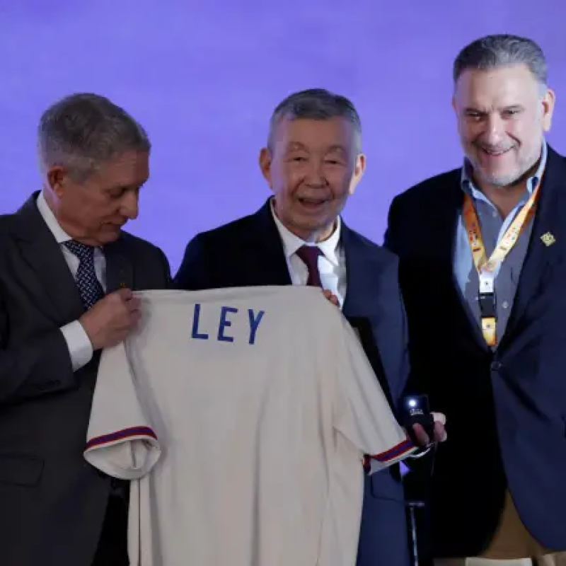 Álvaro Ley entra al recinto de los inmortales como promotor