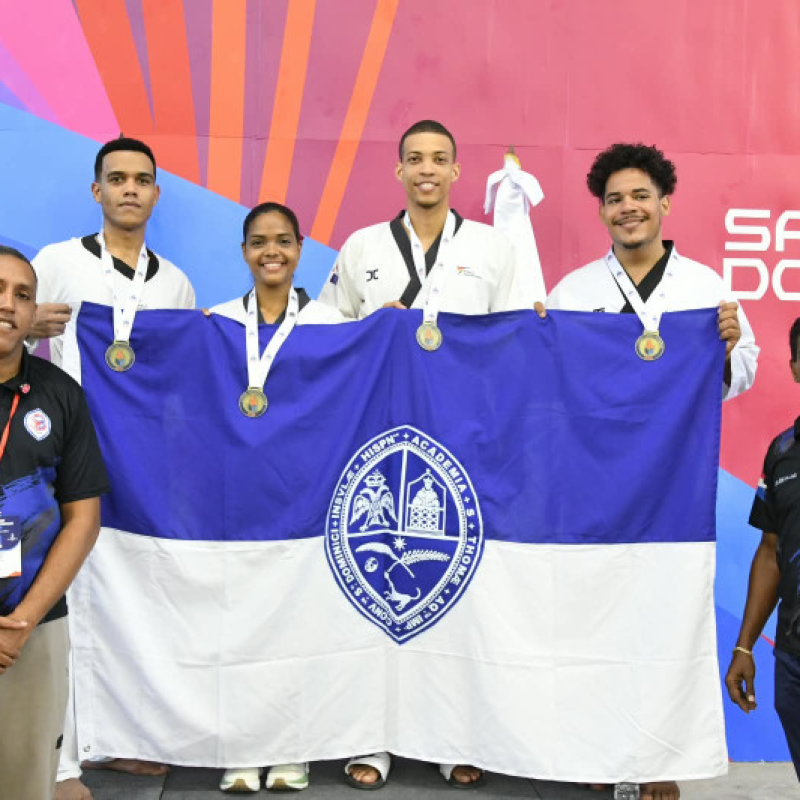 Equipo de poomsae de la Universidad Autónoma de Santo Domingo