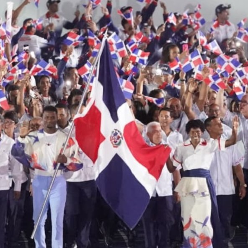 La delegación dominicana, con sus abanderados Marileidy Paulino y Cristian Pinales,