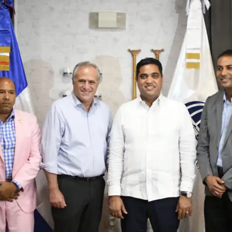 Maestro Braulio Ramírez, Dr. Pedro Domínguez Brito, Ing. Kelvin Cruz