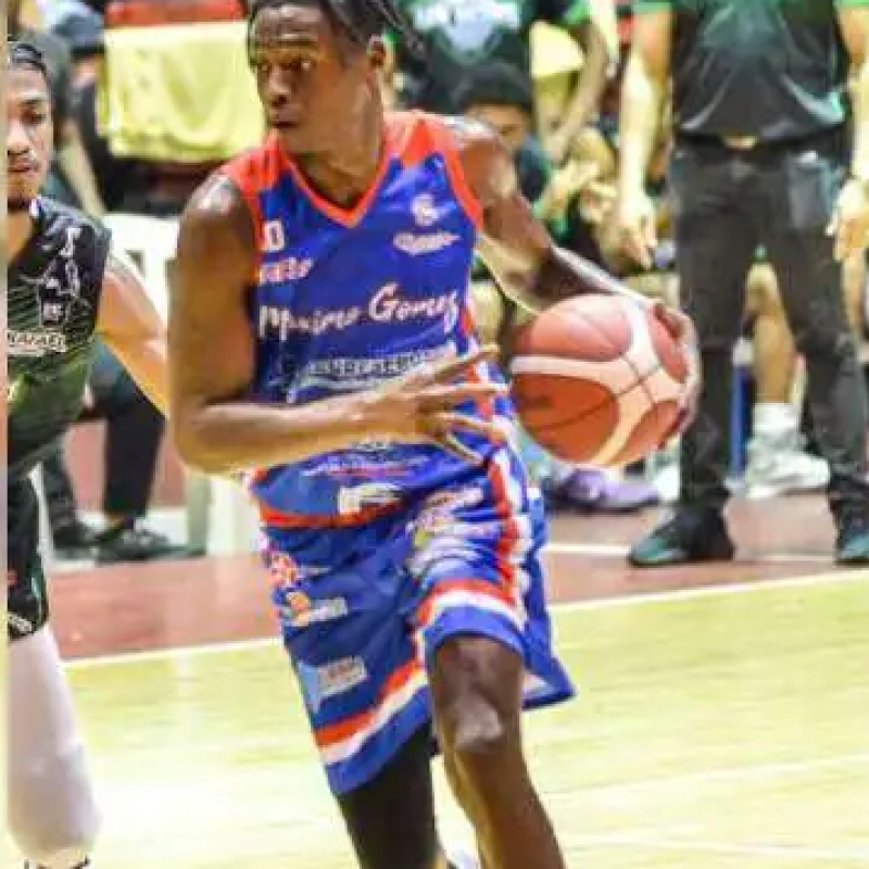Michael Warren
